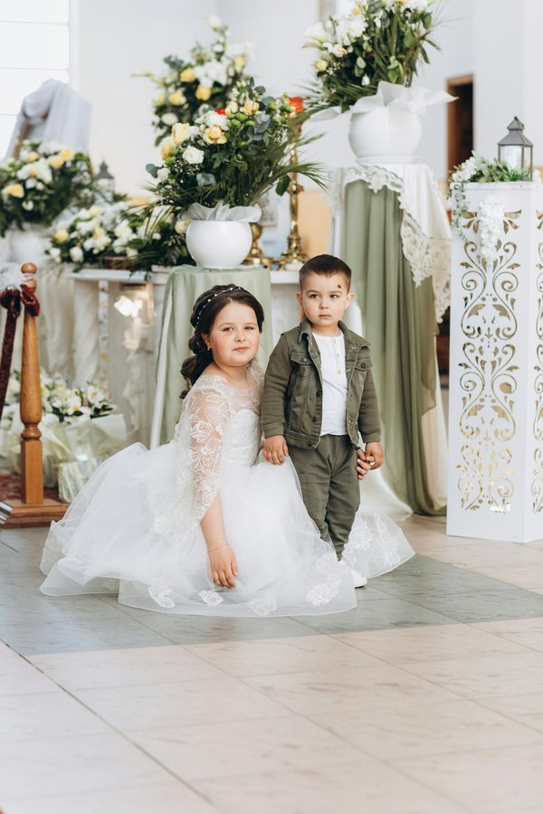 Le guide ultime des vêtements de cérémonie pour filles et garçons